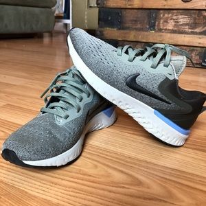 Women’s Nike Odyssey React size 7